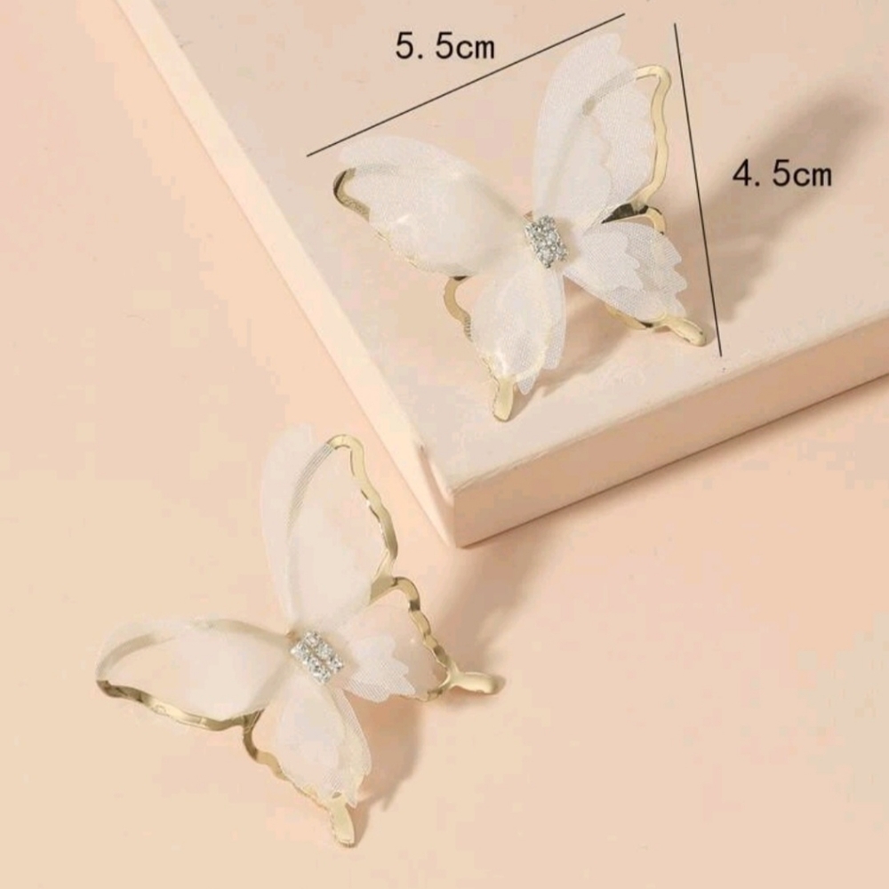 BUTTERFLY 🦋 DESIGN EARRINGS - Picture 7 of 16